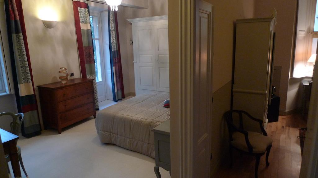 B&B Al Dom Orta San Giulio Rum bild