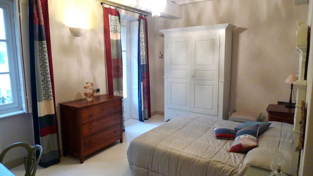 B&B Al Dom Orta San Giulio Rum bild